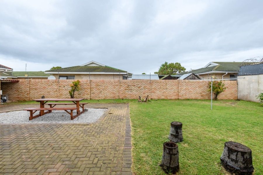 12 Bedroom Property for Sale in Summerstrand Eastern Cape